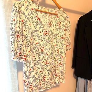 MELLODAY Floral Blouse with Red and Blue Accents
